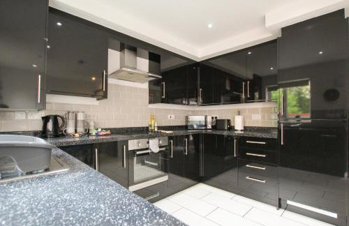 Modern 3-Bedroom Home in Quiet Cul-de-Sac w Parking by Rework Accommodation - Foto 10