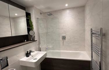 Lux Deansgate multi story apartment - Photo 8