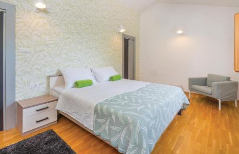 Lovely Home In Susnjevica With Kitchen - Photo 20