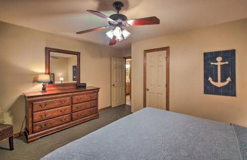 Waterfront Lake Dardanelle Home with Dock and Fire Pit - Foto 18