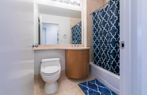 Bright 2 Bedrooms 2 Bathrooms Unit - Foto 17