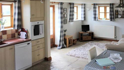 Dusty's Stable - E4751 - Photo 2