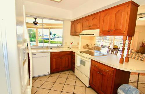 Villa Marco Island - Photo 53