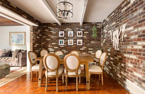 Adorable 4 bedroom home with Pool & more - Foto 1