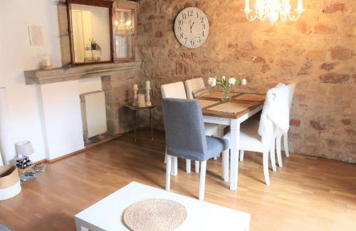 Fereinwohnnung, Ferienhaus, Bauernhaus - 2 kostelnlose Parkplätze - Wifi - schöner Innenhof - 5min bis Saarlouis Innenstadt - Foto 7