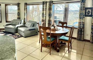 Secluded Riverfront Cabin with Bluff Views, Gated Privacy & Scenic Trail Access in Tahlequah, Oklahoma - Foto 20