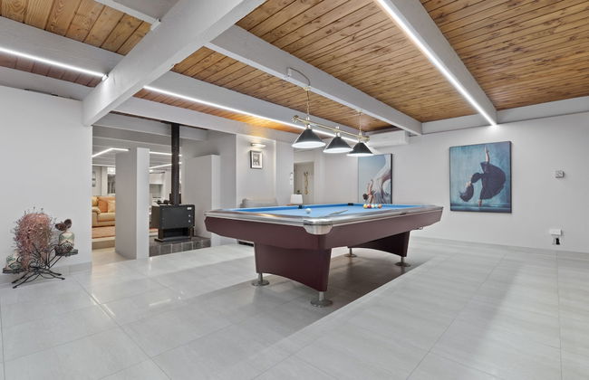 Hilltop Country Retreat with Seaviews - Foto 34