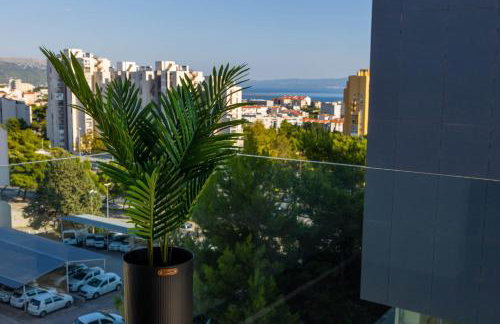 Apartment - free parking in garage , mountain and seaview , quiet neighbourhood - Photo 31