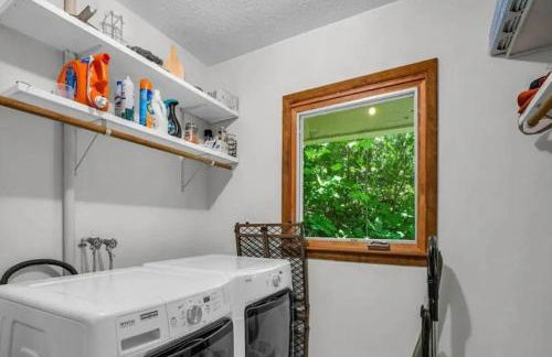 Updated Classic Cabin, Private Community and Hot Tub - Foto 22