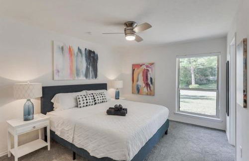 Luxury Home with 5 Bedrooms and Private Pool - Foto 31