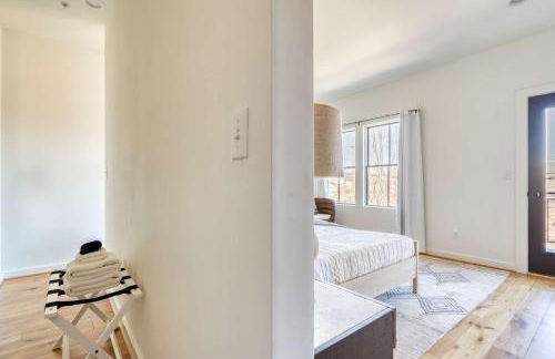 Stay Portland - Custom North Tabor Farmhouse - Gym & Kitchen - Photo 23