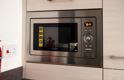 LUX Contractor & Family Haven - Parks x2, Sleeps 9 - Foto 41