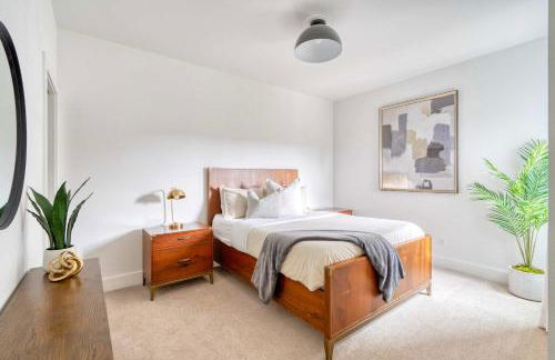 The Cascadia Retreat - Luxury Home - 90 WalkScore - Photo 27