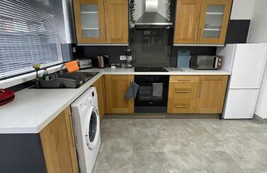 Charlesworth House - Photo 9