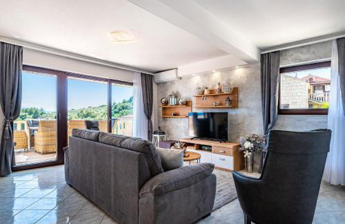 Villa Kadena - Luxury Seaside Villa with Private Heated Pool - Photo 14