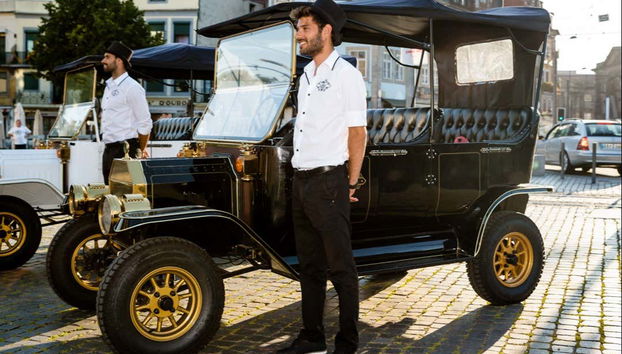Motoristas esperando para começar o tour