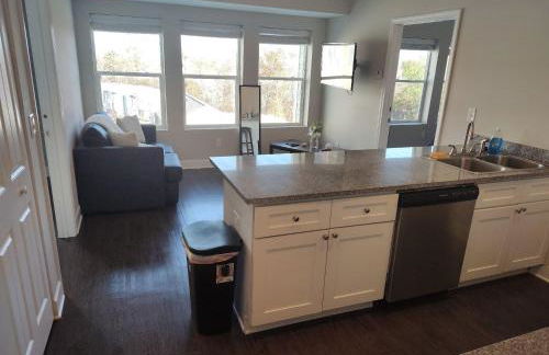 Relax and Explore Poolside Stay Near Local Spots - Foto 26