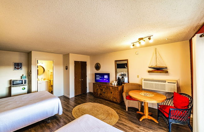 Hang Out 1 Cozy Retreat Next to Margaritaville! - Photo 2