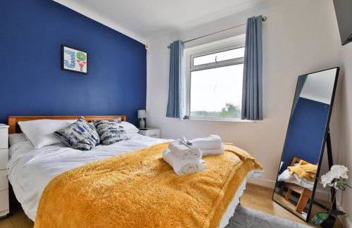4 Modern Contractor Stay Bed with TV in Every Room and Parking in Swansea - Foto 12