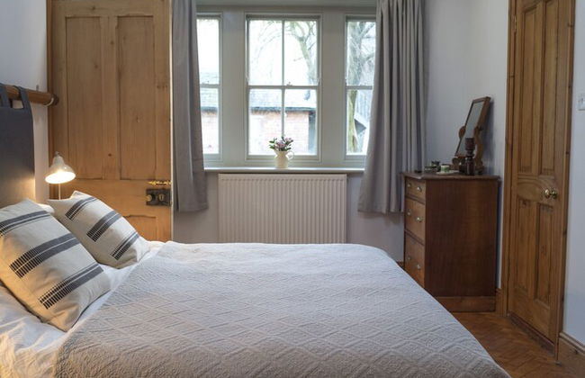 Courtyard Cottage - Photo 13