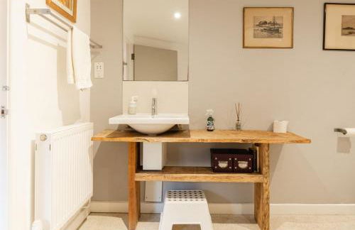 Stunning 6 Bedroom with Swimming Pool & Sauna! - Foto 70