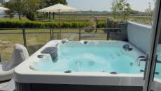 Modern 5 Bedroom Luxury Home with Sea Views and Hot Tub - Photo 4