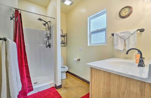 Serene Dolores Cabin with Patio and River Access! - Foto 17