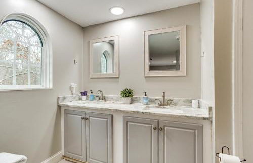 Lakefront Getaway with Porch in Athens Area! - Foto 15