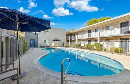 Downtown Mesa Stay Near Arts, hospitals & Campus - Photo 12