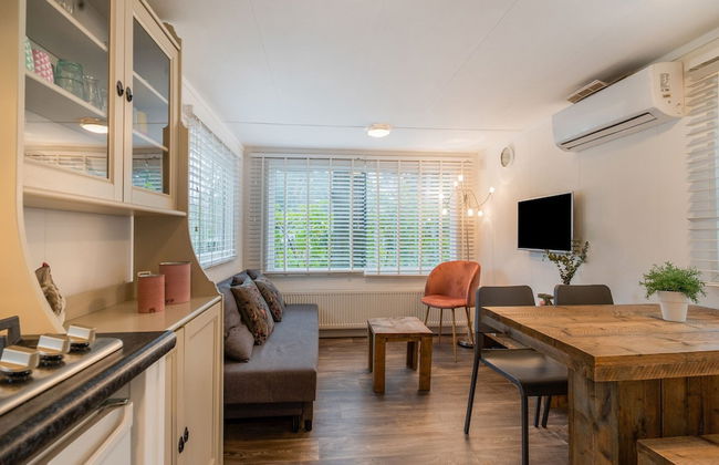 Beautiful Holiday Chalet in Emst With a Private Garden - Photo 10