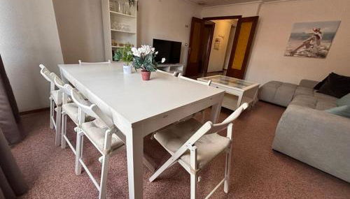 Piso Grande Amplio para grandes grupos 4 Dormitorios 2 baños,Asc 4AC y WIFI - Photo 5