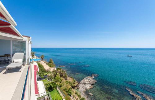 The Penthouse Panorama Exclusive Seafront Estate - Photo 29