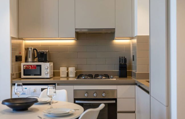 Modern 2BR Retreat Creek Vistas Scenic Views - Foto 5