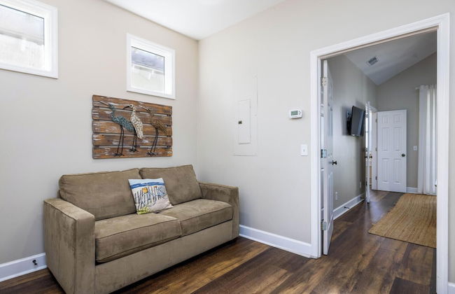 Charleston-style Row House Featured on Hgtv w/ Wifi & Creek Views - Photo 10