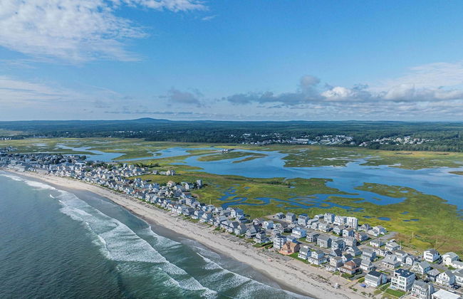 All is Wells Incredible Location! Walk to Beach - Photo 29