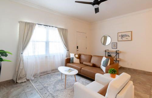 Luxury 2BD 2BTH Condo 5 - Foto 24