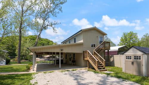 New! 2 Homes-Firepit, Hot Tub, Huge Yard and Dock - Foto 2, Garden view