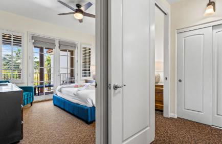 LV105 Upstairs 1 Bedroom Overlooking the Pool - Photo 11