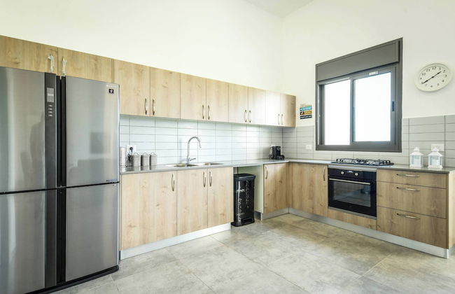 Achziv Beach Getaway with Balcony by Sea N Rent - Foto 9