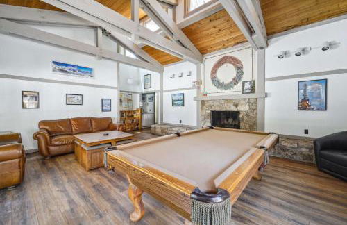 10 Mi to Palisades Tahoe! Condo with Game Room - Foto 25