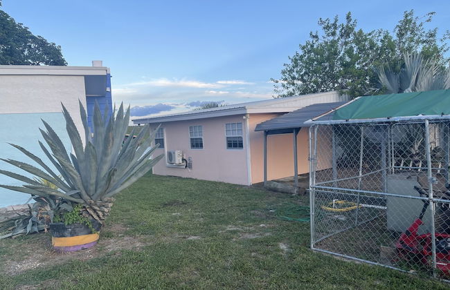 Rim Canal 'yellow House' With Canal Views & Boat Dock 1 Bedroom Cottage by RedAwning - Foto 18