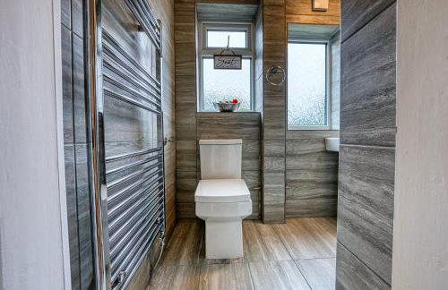 Modern 3 Bedroom 2 Bath House with Parking, Wednesbury, Birmingham - Foto 47