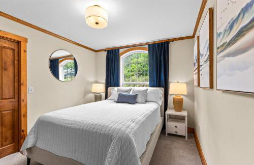 Gorgeous 5 Bdr with Hot Tub - Walk to Holi-Mont! - Foto 9