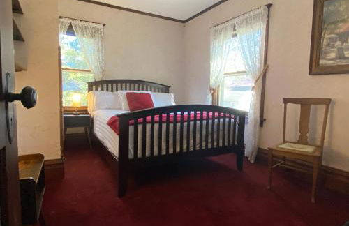 The River's Echo-Historic River House-4 Bedrooms, 6 Beds, 10 Guests - Photo 11