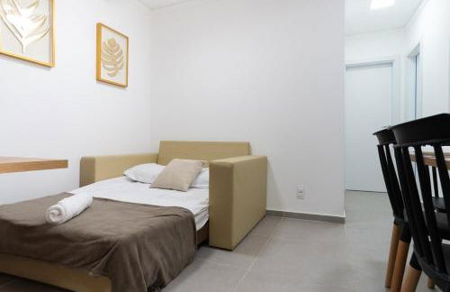 Central Novo 2 Qtos com ar, academia e lava e seca - Foto 2