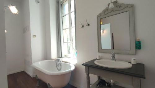 Suite de Rêve au Château avec Bain Caché - Accès Bassin de Nage - Clim - Foto 4