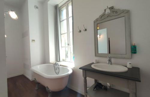 Suite de Rêve au Château avec Bain Caché - Accès Bassin de Nage - Clim - Foto 4