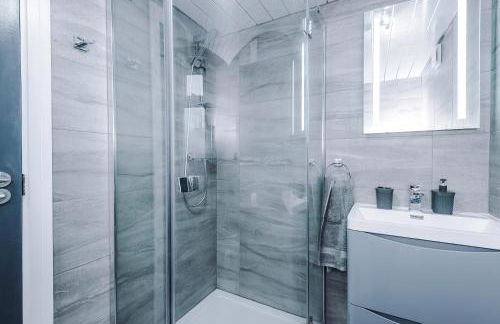 3BR Elegant House in Leeds Sleeps 6 Parking - Foto 40