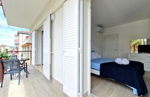 Centro Piazza Wi-Fi AC Balcony Design by WE HOST YOU - Foto 14