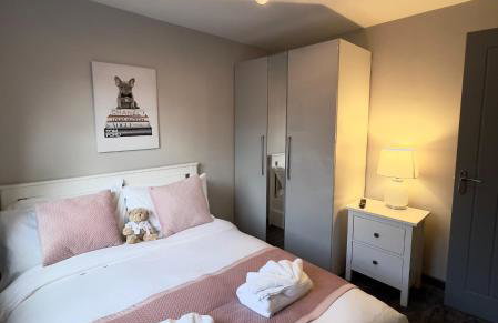 Ultra Modern large 4 bed executive home Durham - Photo 25